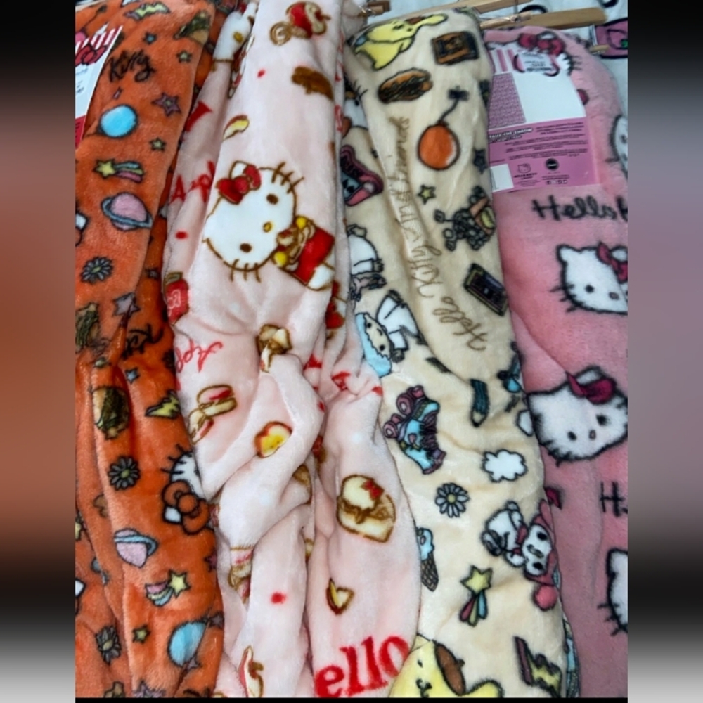 Hello Kitty bundle of 4 blankets